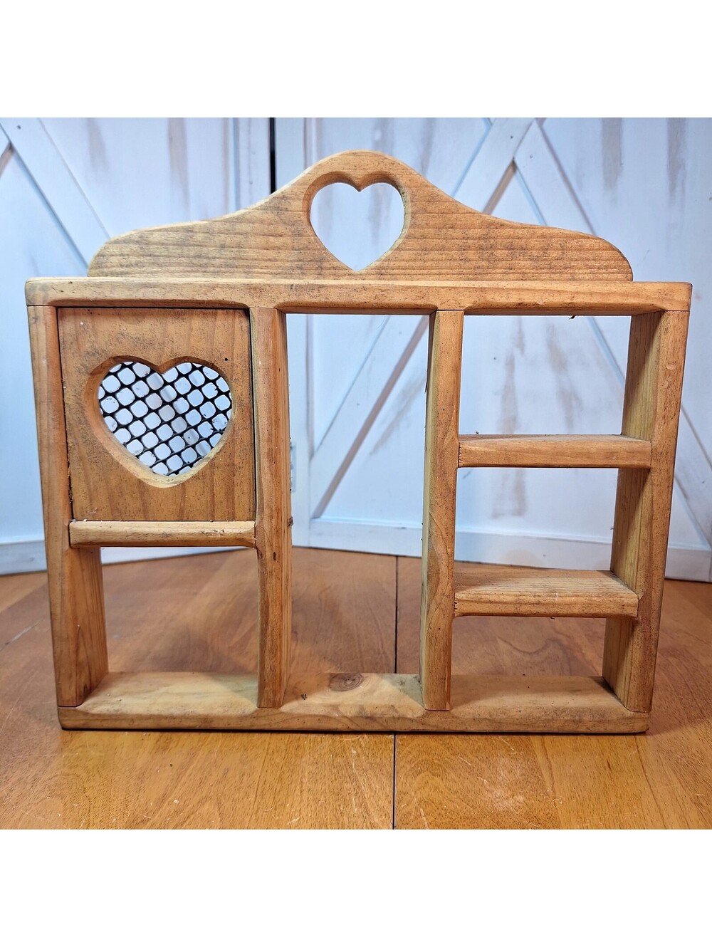 VTG Wall Shelf Heart Cutout Display Shelf w/5 Cubbies 11.5"H X 12"W 1.5"D